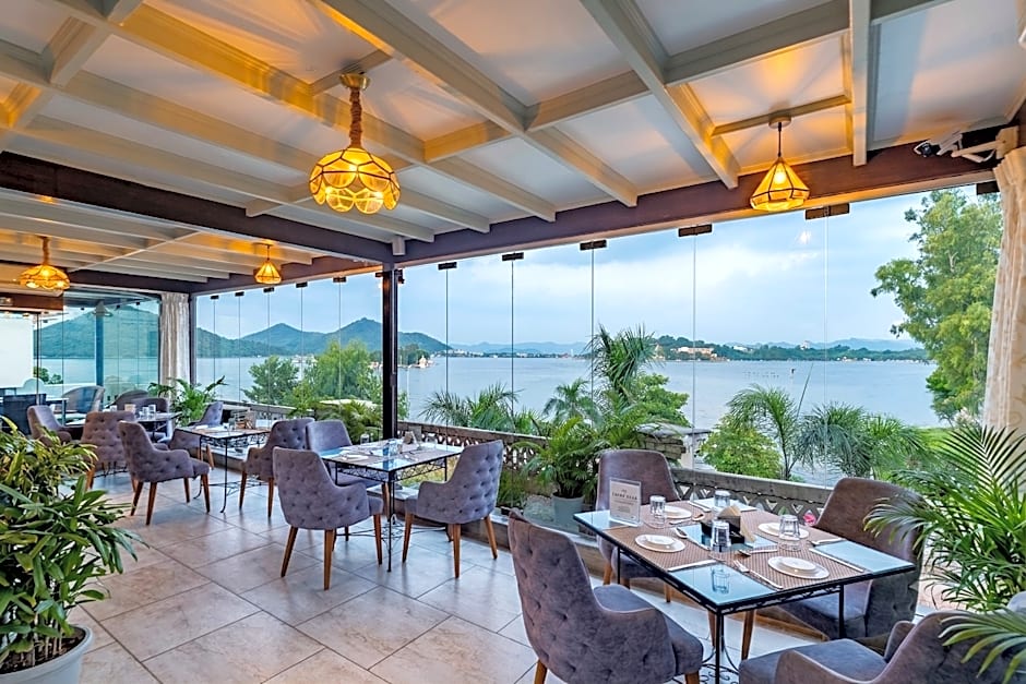 Panna Vilas - A Lake Facing Boutique Hotel