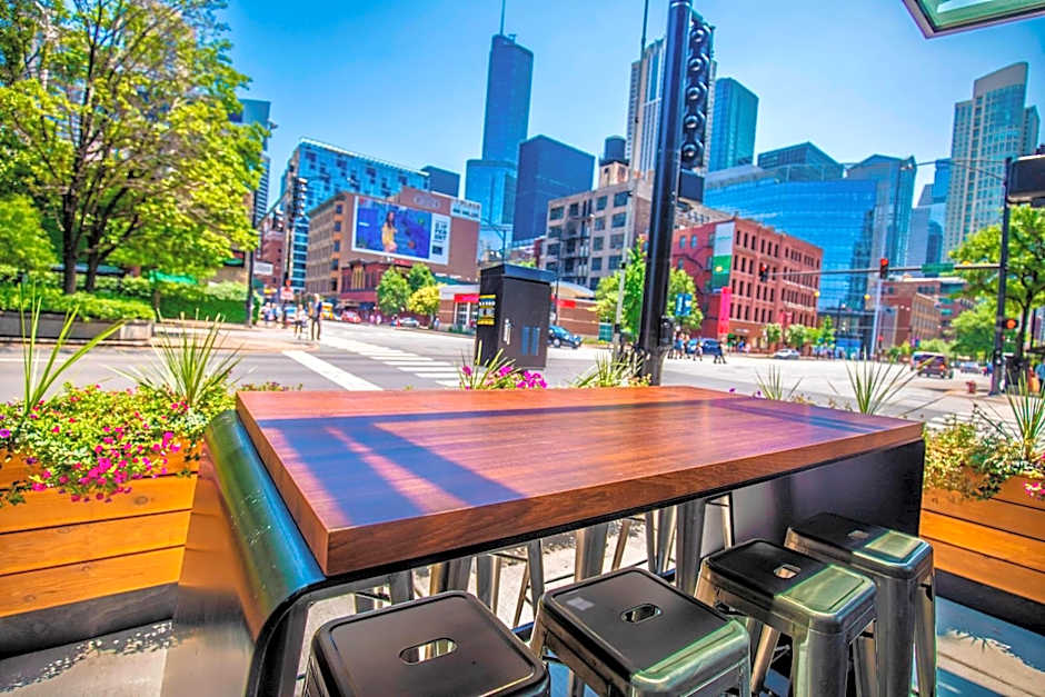 Moxy by Marriott Chicago Downtown