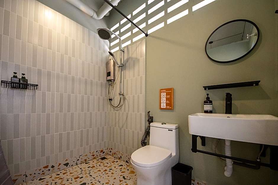 The Brownstone Hostel & Space