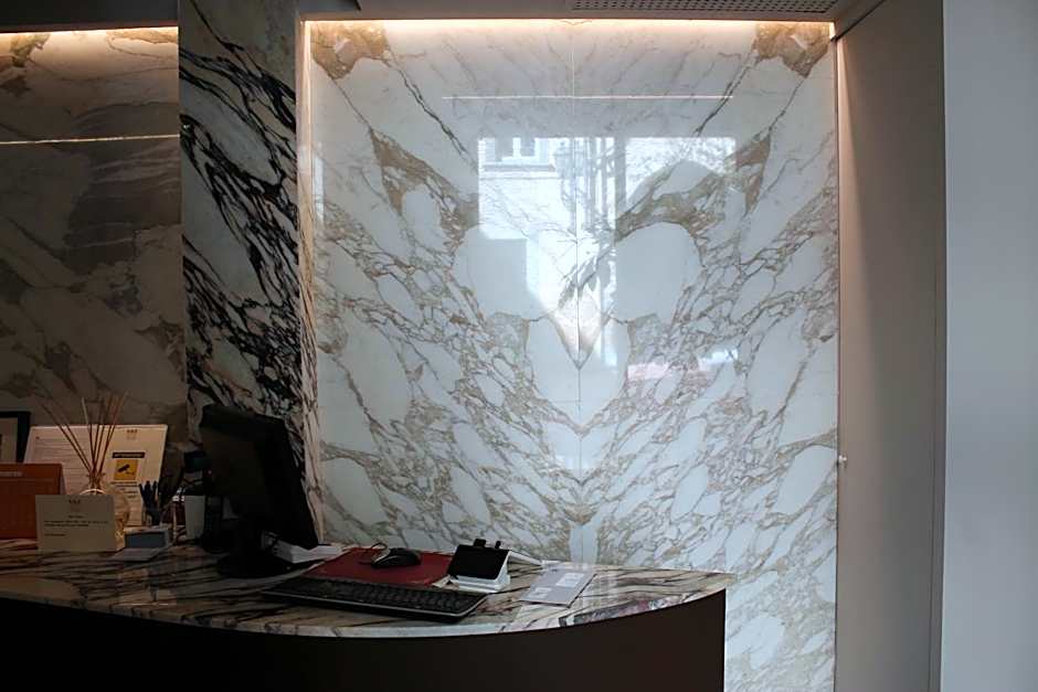 Donati Luxury Tower Suites