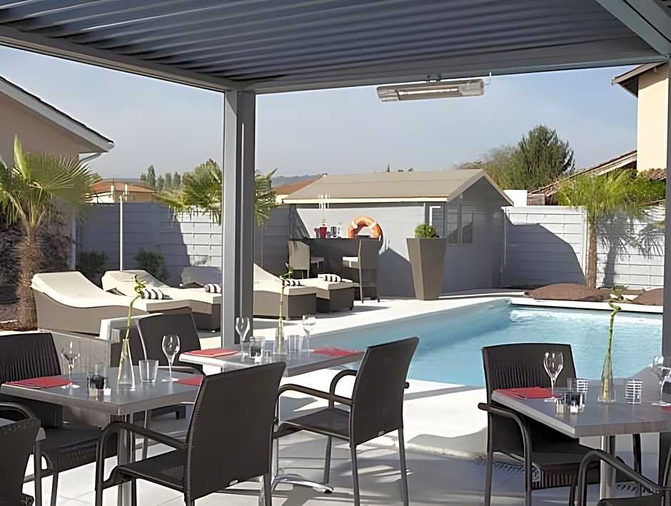 Contact Hotels Les Pierres Dorees