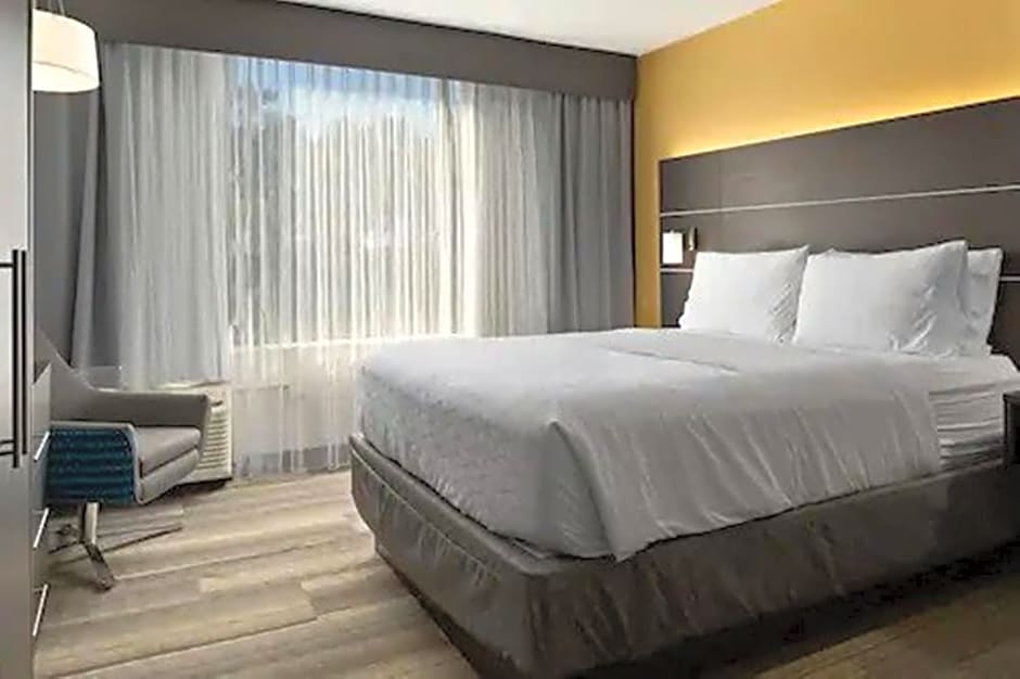 Holiday Inn Express Atlanta-Kennesaw