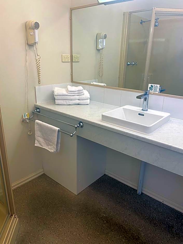 Deniliquin Country Club Motor Inn
