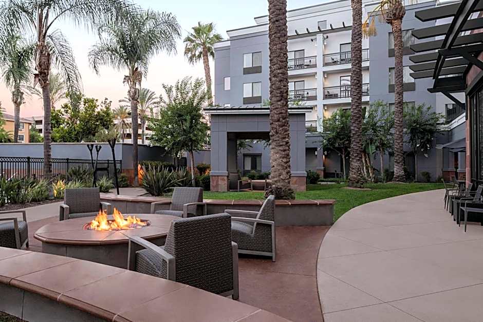 Courtyard by Marriott Los Angeles Burbank Airport