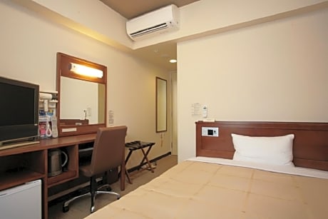 Small Double Room - Non-Smoking