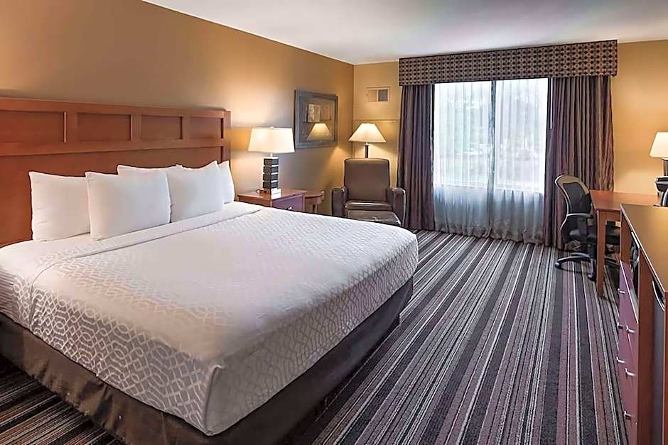 Wyndham Bloomington - Mall of America