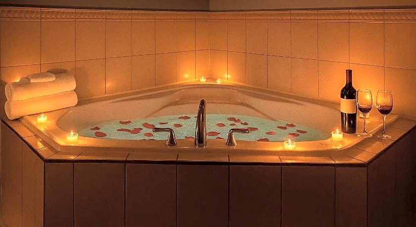 Premier Inn & Suites - Downtown Hamilton Hotel