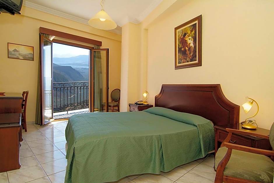 Hermes Delphi Hotel