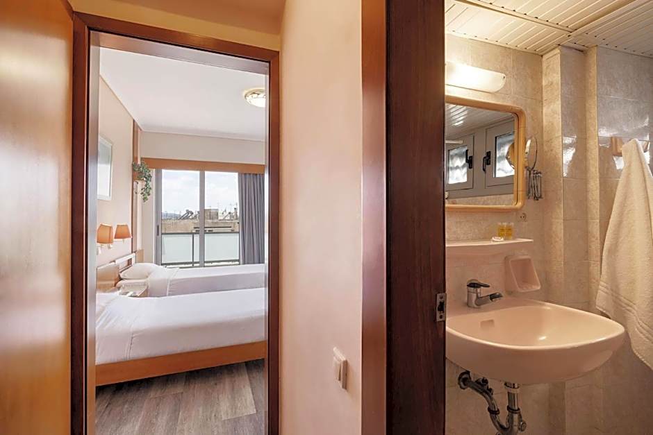 Xenophon Hotel