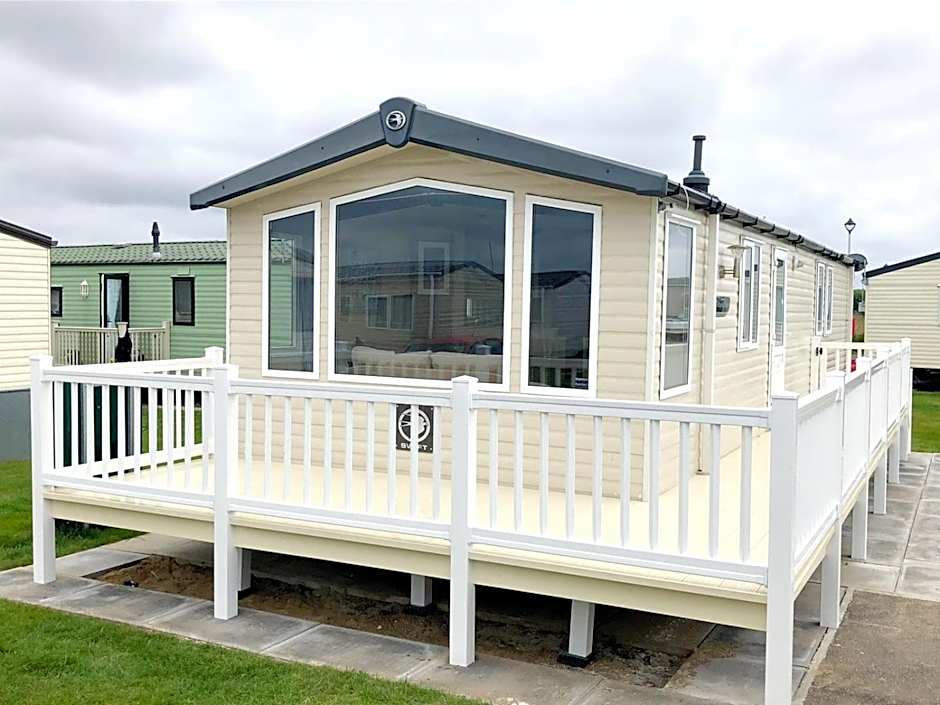 Golden Palm Getaway's PG143