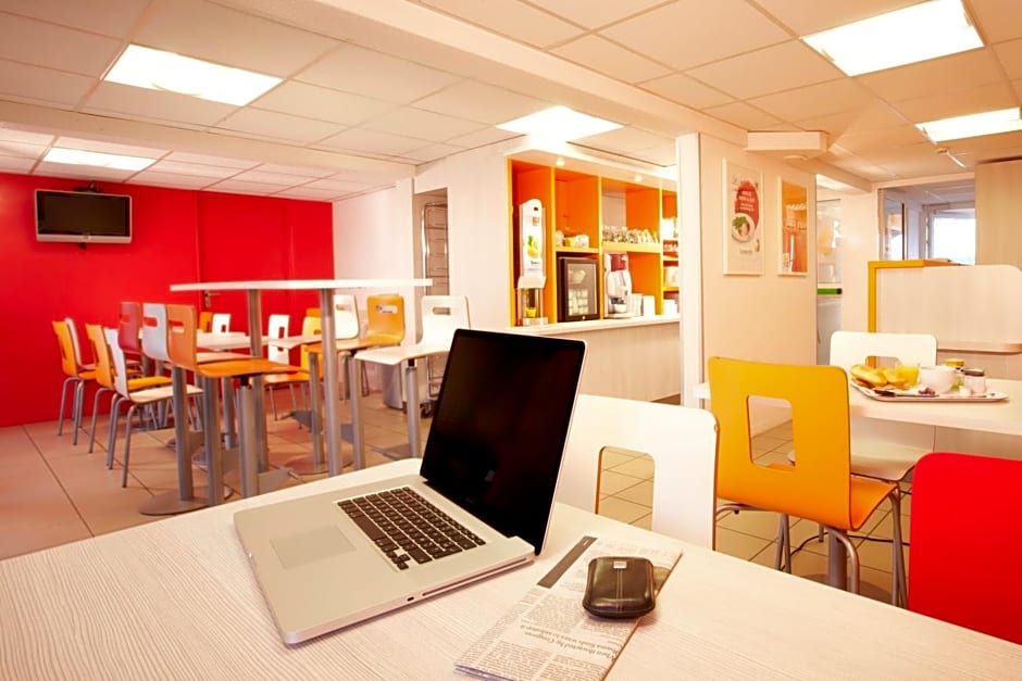 Premiere Classe Valenciennes Ouest Petite Foret Hotel