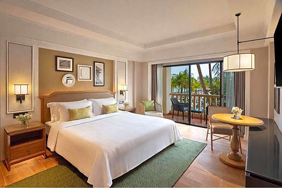 Photo 1 of 5 of Premium 1 King Bed, Ocean View