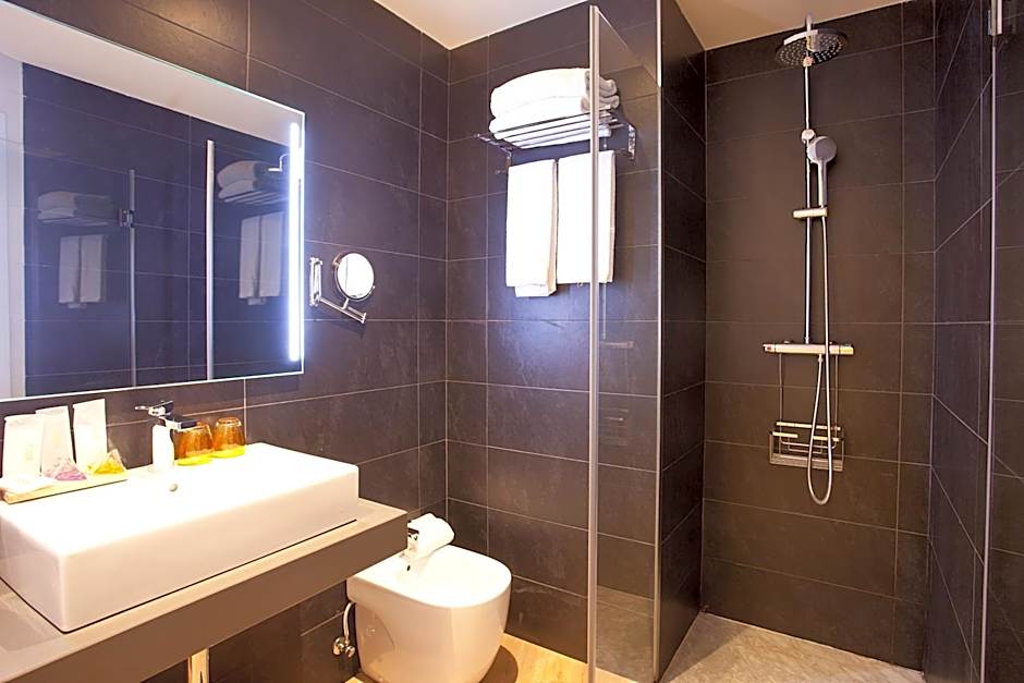 Hotel Pompaelo Plaza del Ayuntamiento & Spa