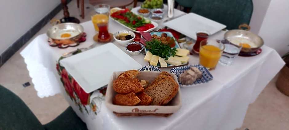 AtaÇesme Otel