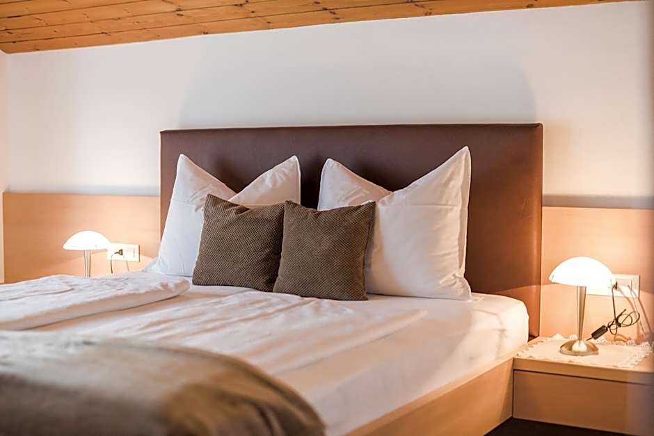 Heidi & Edith Family Aparthotel