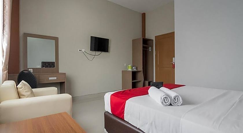 RedDoorz near Islamic Center Samarinda