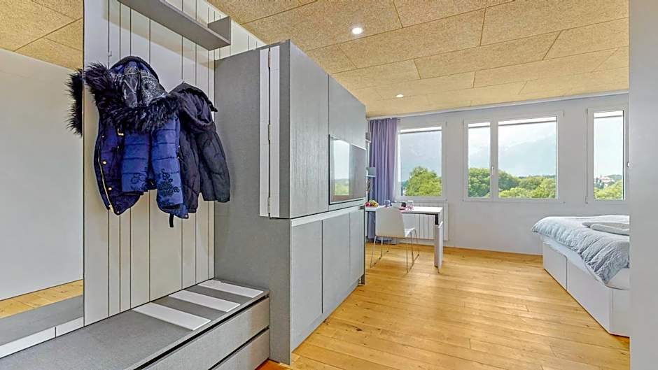 Evi's Home Hotel & Apartments