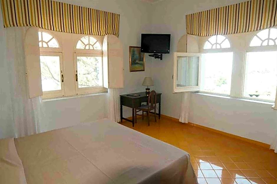Photo 1 of 3 of 1 Double Bed or 2 Beds, Sea View