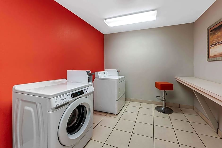 La Quinta Inn & Suites by Wyndham Orange