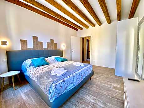 One-Bedroom Apartment with Canal View