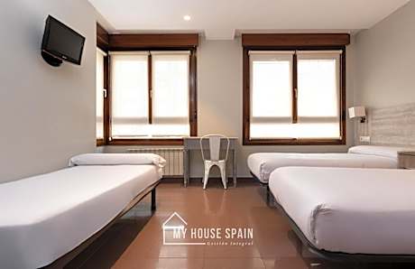 Triple Room with Private Bathroom