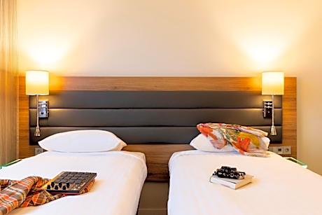 Moxy Twin Room