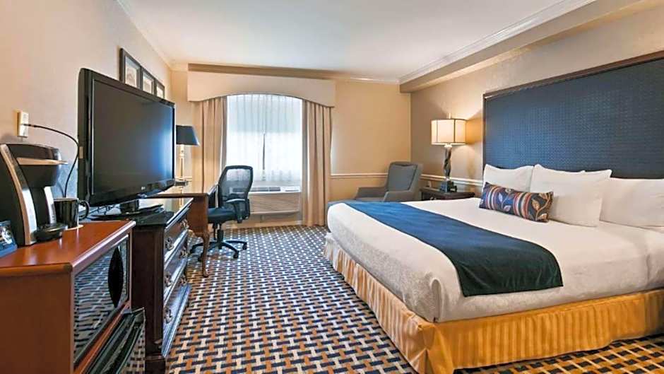 Best Western Plus Plaza Hotel & Conference Center