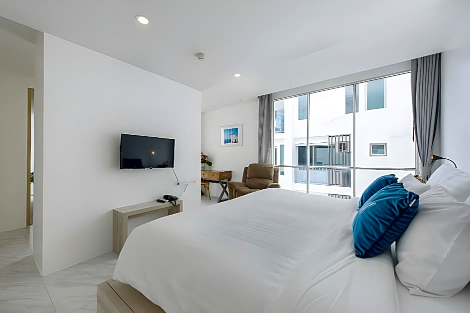 Costa Village Jacuzzi Bangsaray