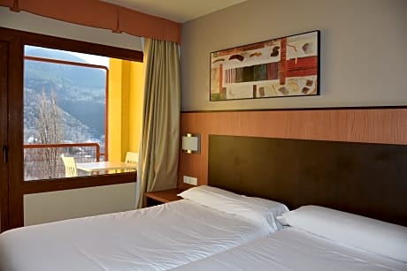 TRIPLE ROOM (3 ADULTS)