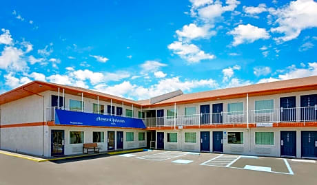 Howard Johnson by Wyndham Las Vegas near the Strip