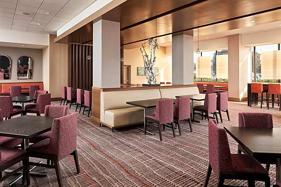 Crowne Plaza Dallas Market Ctr - Love Field By IHG