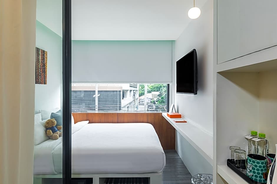 S Box Sukhumvit Hotel