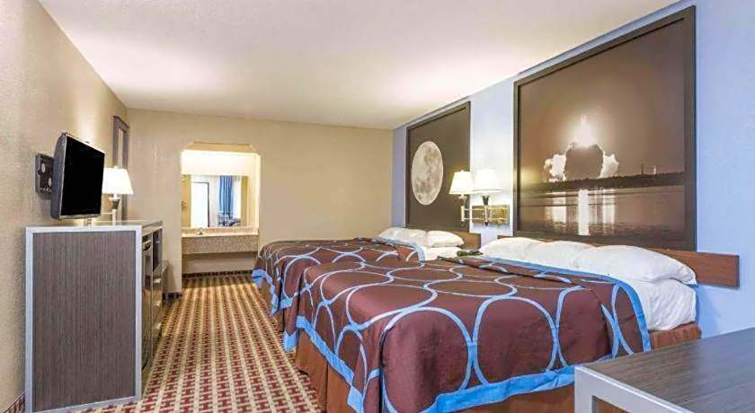 Super 8 by Wyndham Houston/NASA/Webster Area