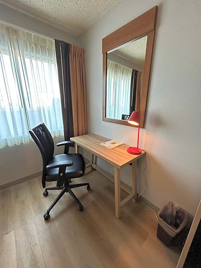 Super 8 by Wyndham Sterling CO