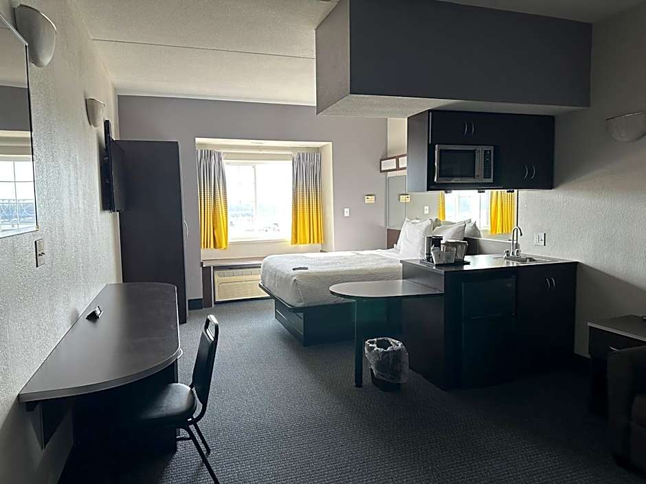 Microtel Inn & Suites by Wyndham Quincy Downtown/River Area