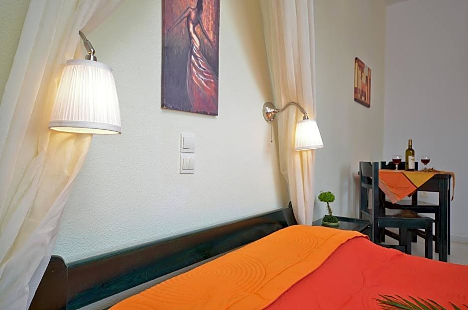 Dilino Hotel Studios