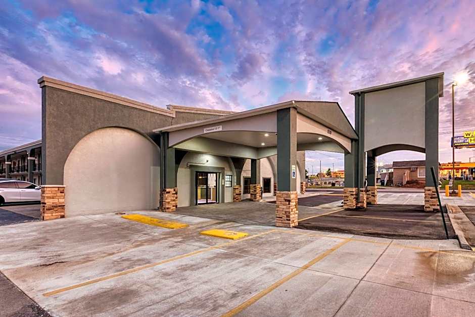 Clarion Pointe Decatur Downtown