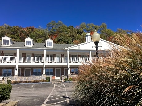 Inn on the Hudson