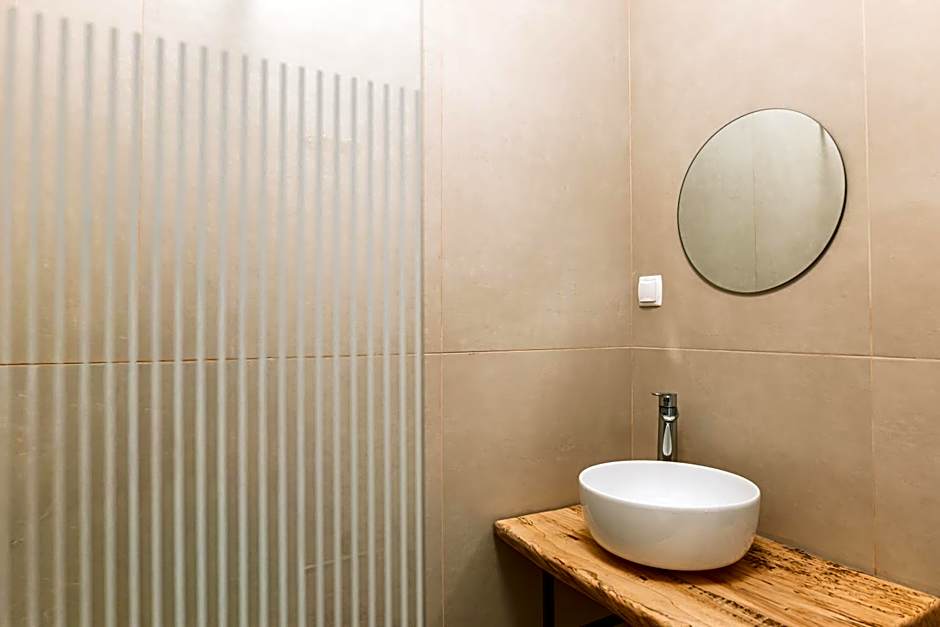 Suru Hotel & Restaurant