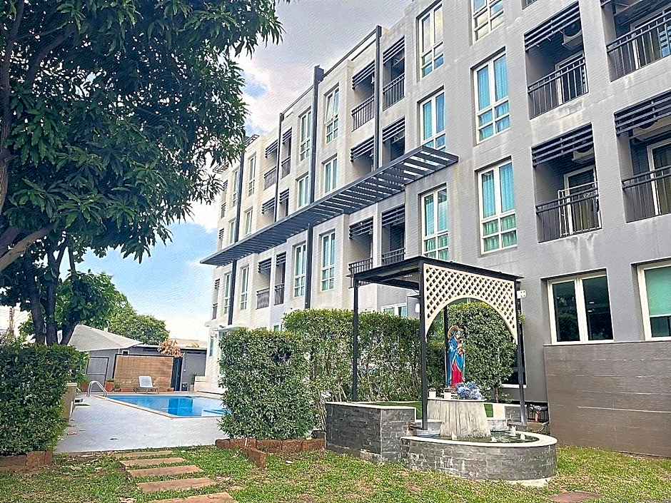 Crystal Suites Suvarnbhumi Airport