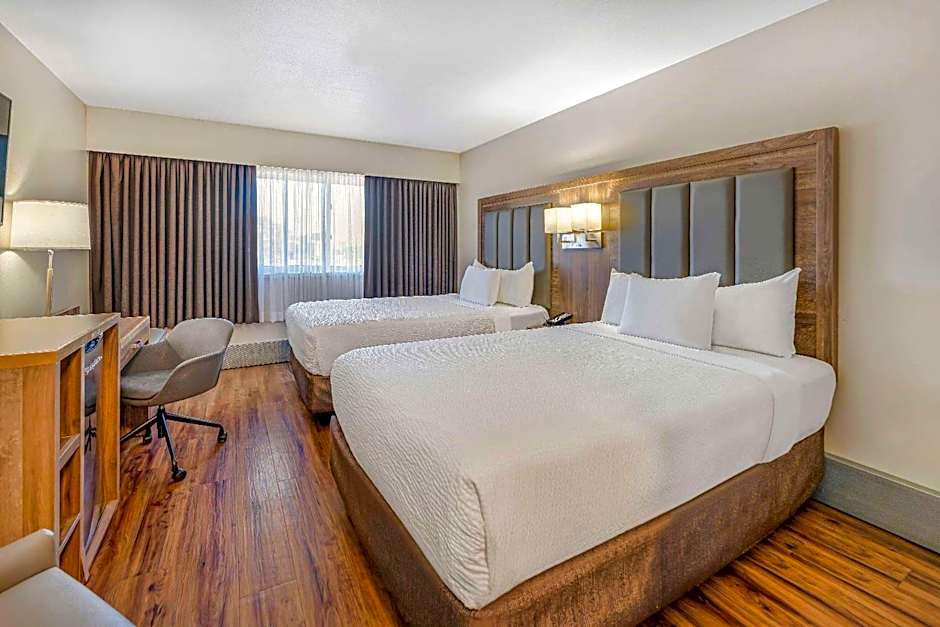 Days Inn by Wyndham Victoria On The Harbour