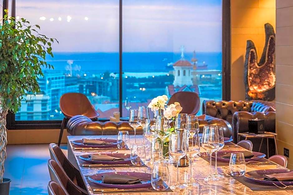 O Monot Luxury Boutique Hotel
