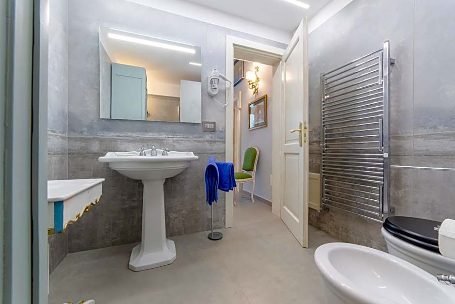 The Crown Palace - Gallipoli