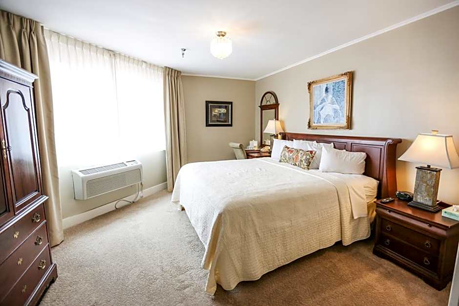 Historic Summit Inn