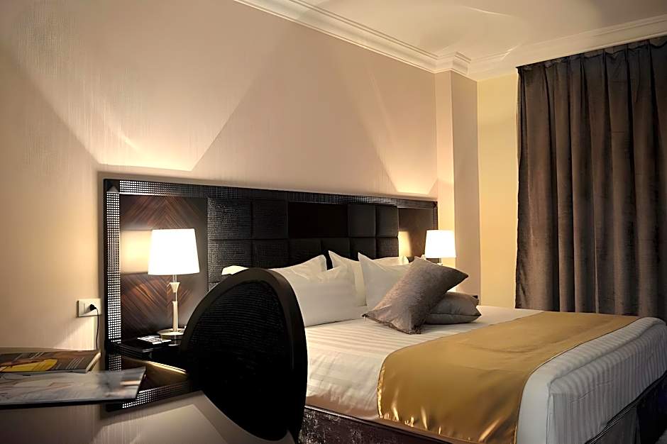 Tilal Almadina Hotel & Suites