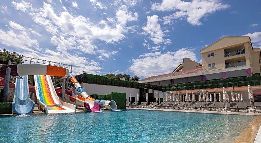 Ramada Hotel & Suites by Wyndham Kusadasi