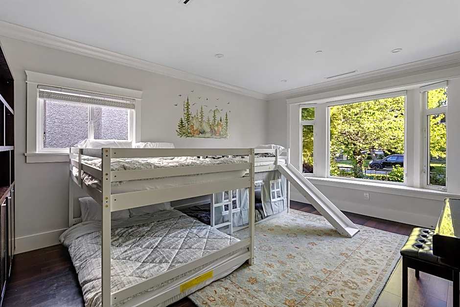 Luxurious Multi-Family Home in Vancouver West, 10 Mins Downtown