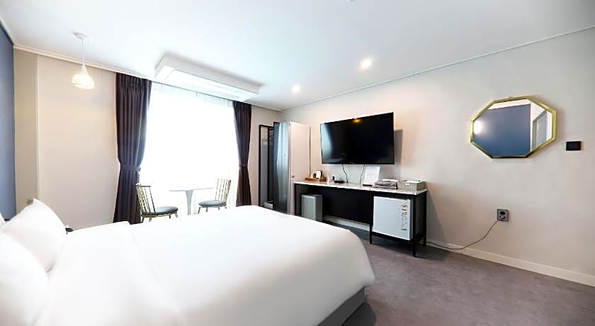 Brighten Hotel 