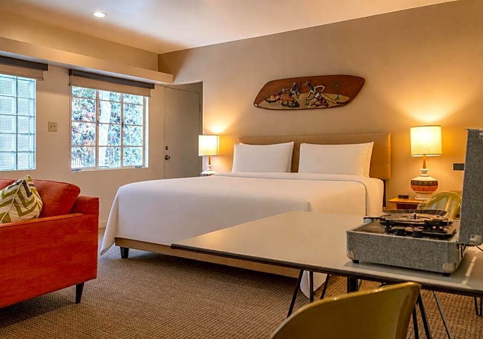 The Hideaway - 21 and Over - A Town & Desert Boutique Hotel