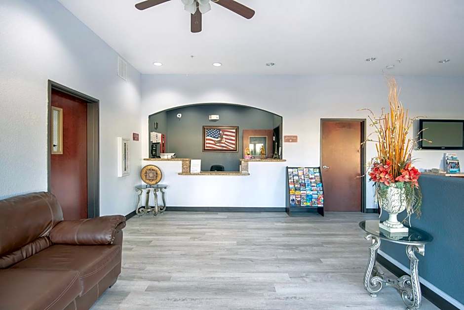 OYO Townhouse Clute Lake Jackson